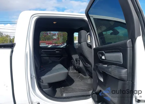 2021 Ram 1500 Big Horn 4X4 5'7 Box z USA, uszkodzony, nr VIN 1C6SRFFT0MN598156